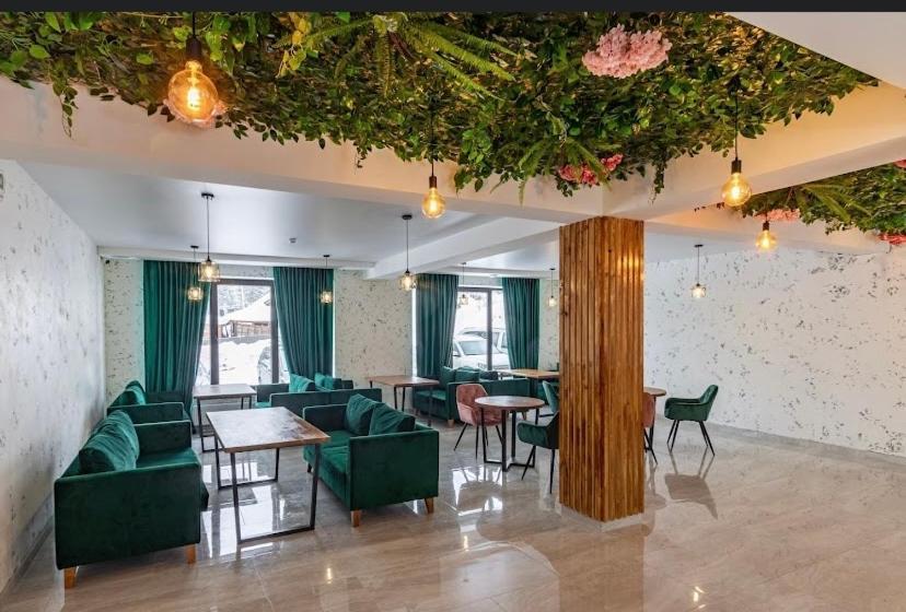 בוקובל Imperial Hotel מראה חיצוני תמונה